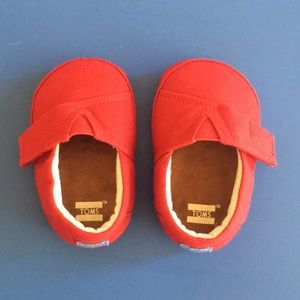 Baby TOMS size 3 nwot